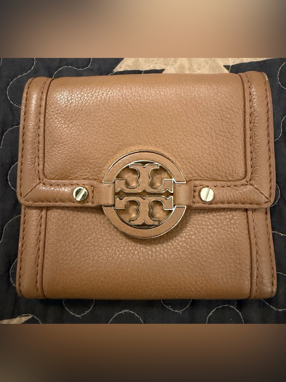 Tory Burch Amanda leather wallet in Royal Tan